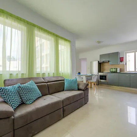 St Julian's Skyline Penthouse With Jacuzzi