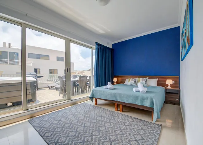 St Julian's Skyline Penthouse With Jacuzzi Daire *