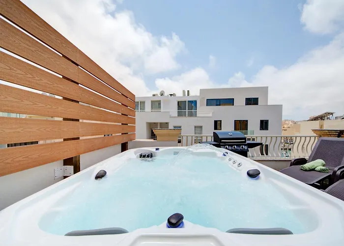 Daire St Julian's Skyline Penthouse With Jacuzzi