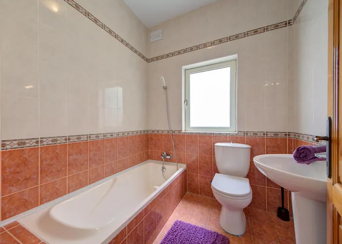 St Julian's Skyline Penthouse With Jacuzzi