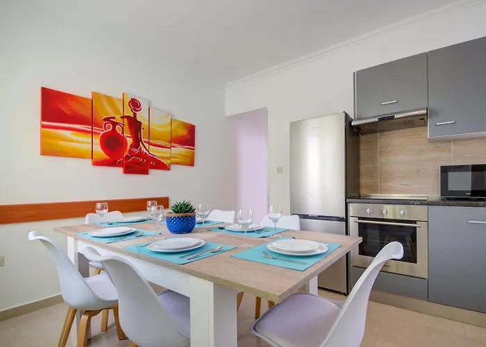 St Julian's Skyline Penthouse With Jacuzzi *