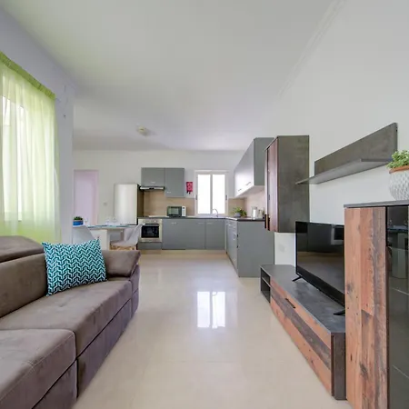 아파트 St Julian's Skyline Penthouse With Jacuzzi Saint Julian's