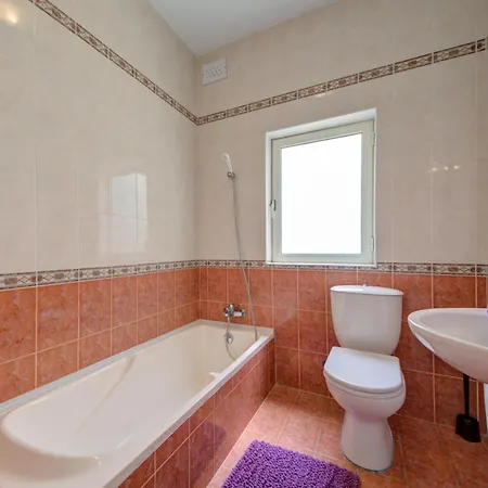 St Julian's Skyline Penthouse With Jacuzzi